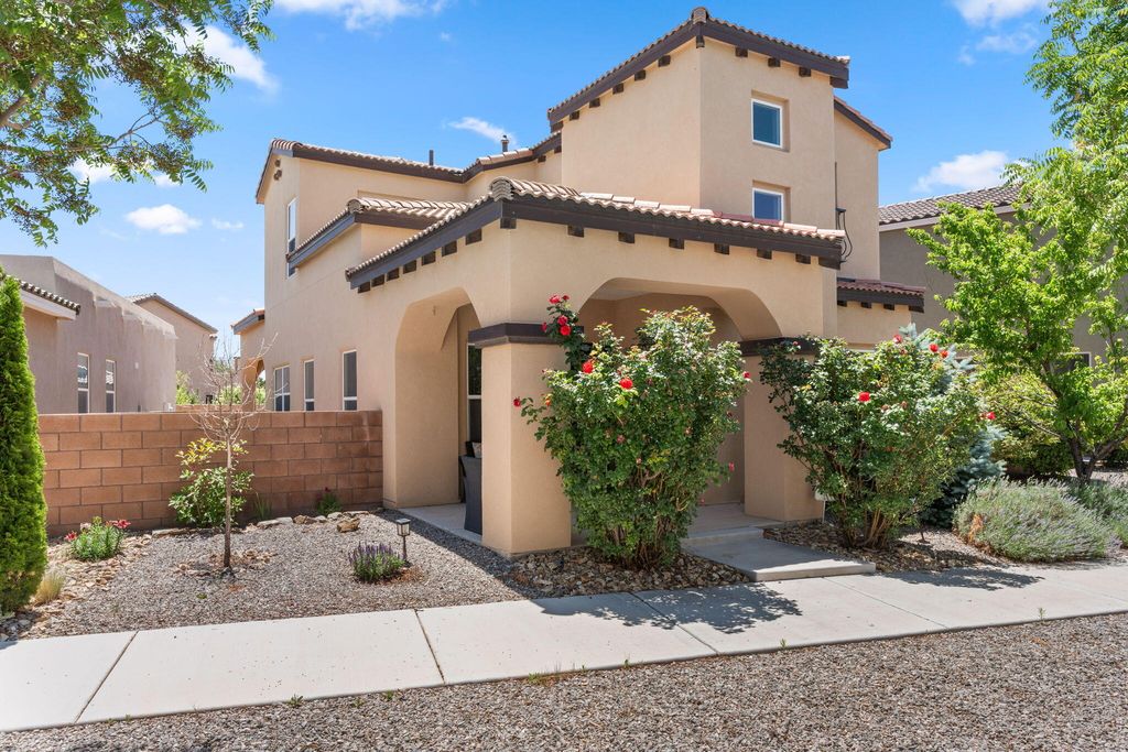 5612 ARBUS Drive, Albuquerque, NM 87106