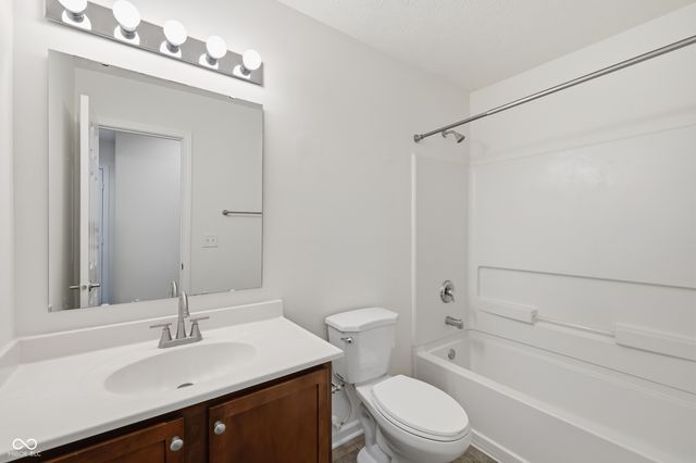 1034 Hendon Court, Westfield, IN 46074