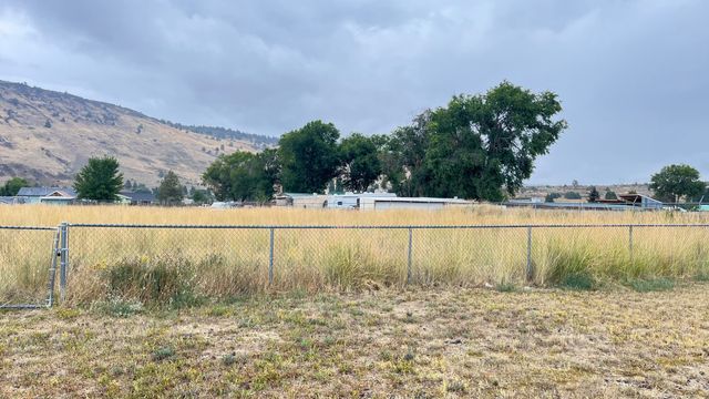 5405 N Highway 97, Klamath Falls, OR 97601