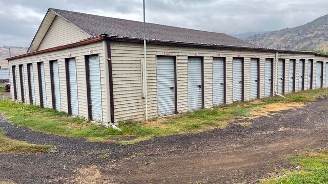 5405 N Highway 97, Klamath Falls, OR 97601