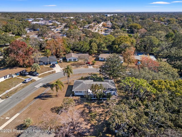 7222 Holiday Drive, Spring Hill, FL 34606