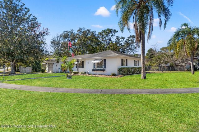 7222 Holiday Drive, Spring Hill, FL 34606