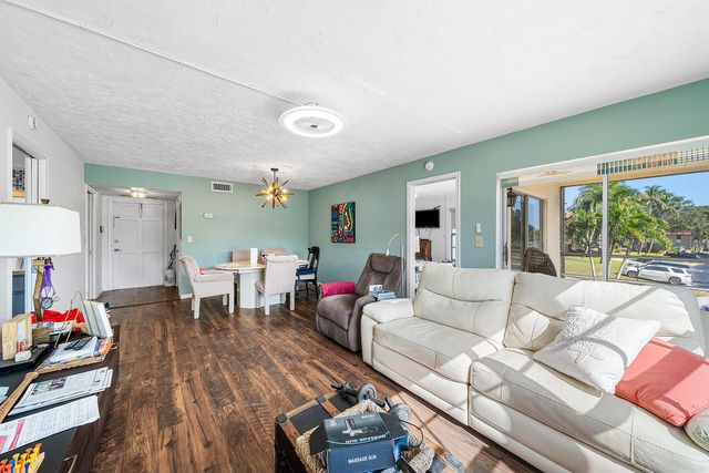 5540 Tamberlane Circle 221, Palm Beach Gardens, FL 33418