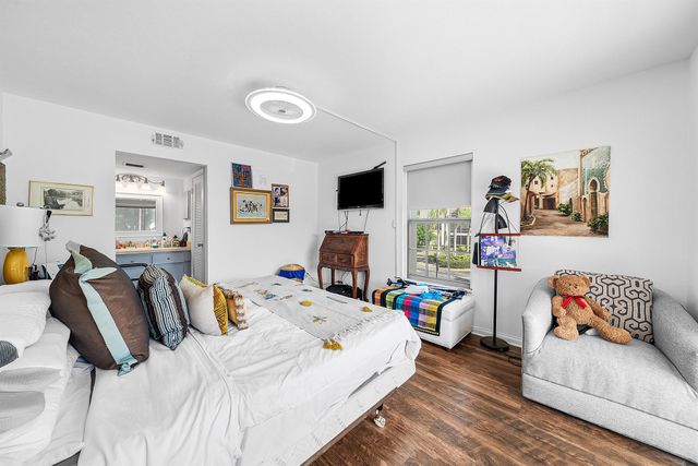 5540 Tamberlane Circle 221, Palm Beach Gardens, FL 33418