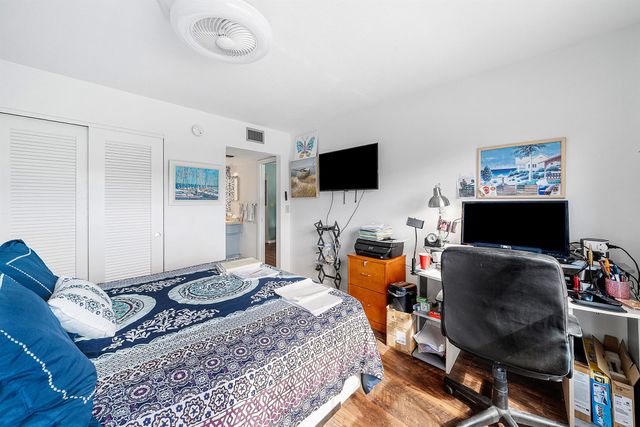 5540 Tamberlane Circle 221, Palm Beach Gardens, FL 33418