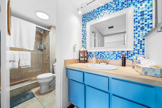 5540 Tamberlane Circle 221, Palm Beach Gardens, FL 33418