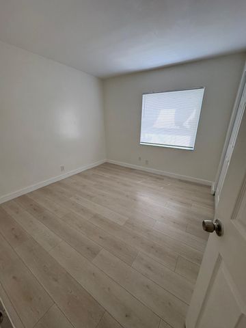 600 NE 46TH Court 5, Oakland Park, FL 33334