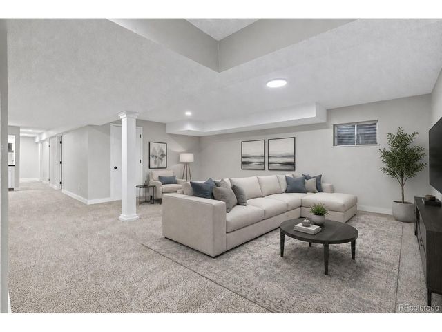 2318 S Troy St, Aurora, CO 80014