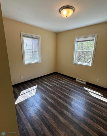 319 13th Street N, Moorhead, MN 56560