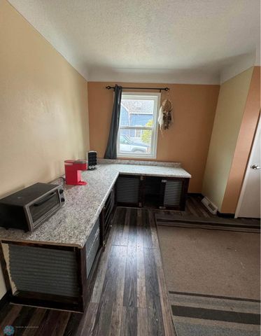 319 13th Street N, Moorhead, MN 56560