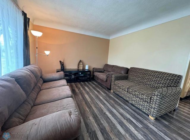 319 13th Street N, Moorhead, MN 56560