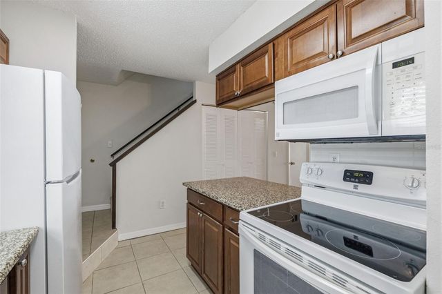 11906 CYPRESS HILL CIRCLE, Tampa, FL 33626