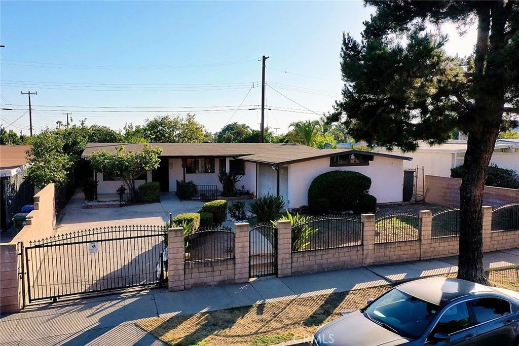12115 Bromont Avenue, Los Angeles, CA 91340