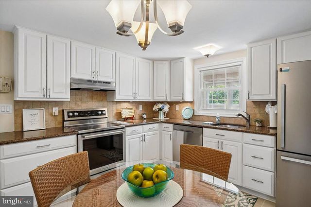 1069 SNOW HILL LN, Gambrills, MD 21054
