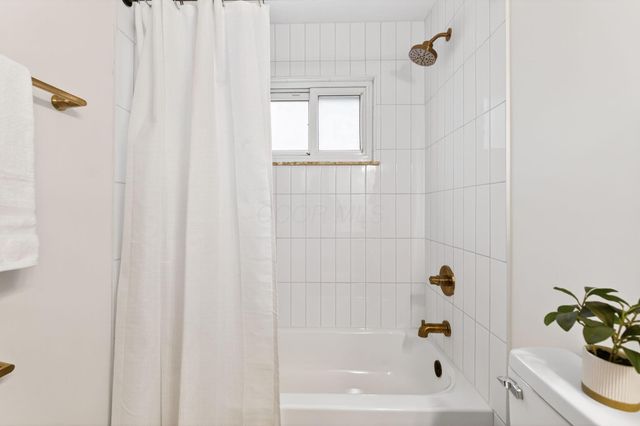 3384 Dempsey Road, Westerville, OH 43081