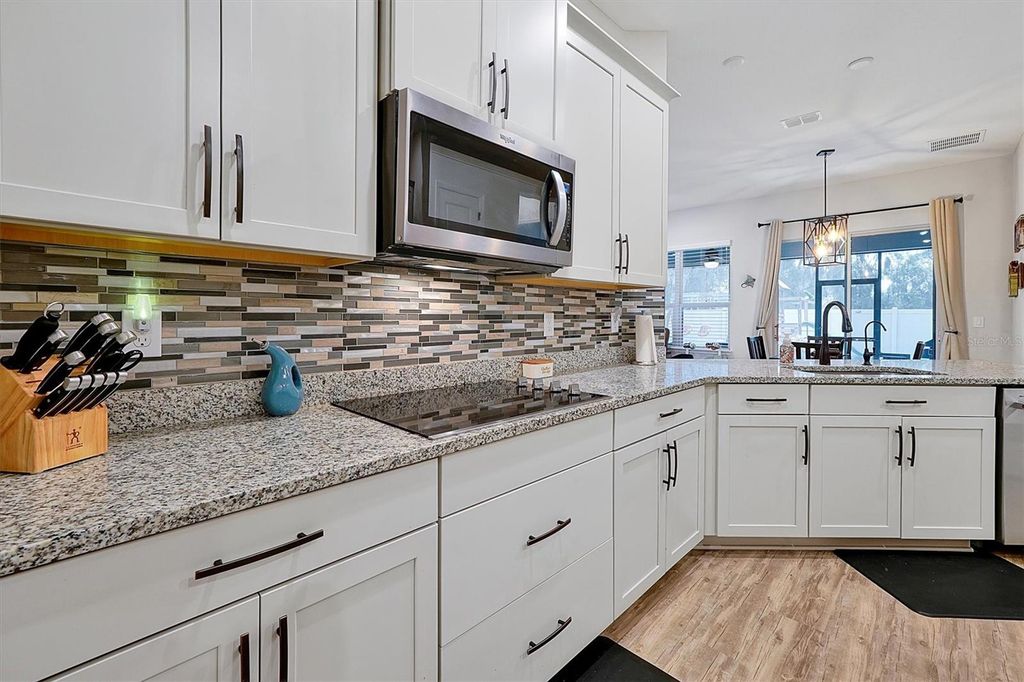 Image 12 of property listing at 508 BELLISSIMO PLACE, Howey In The Hills, FL 34737