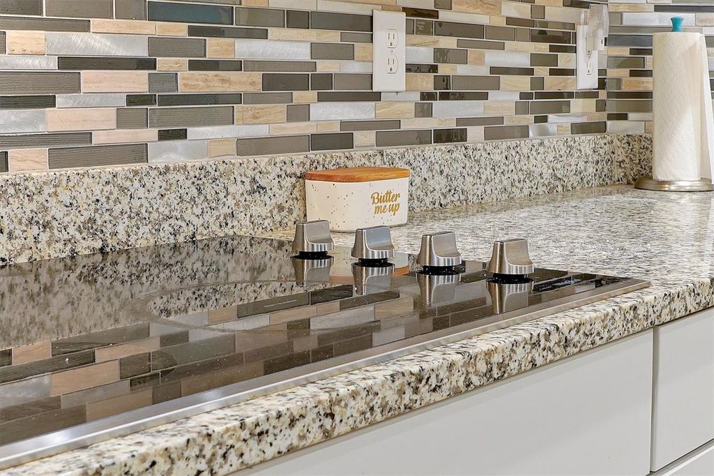 Image 14 of property listing at 508 BELLISSIMO PLACE, Howey In The Hills, FL 34737