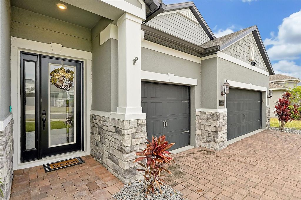 Image 3 of property listing at 508 BELLISSIMO PLACE, Howey In The Hills, FL 34737