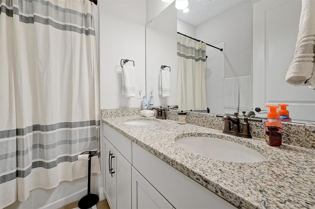 Image 38 of property listing at 508 BELLISSIMO PLACE, Howey In The Hills, FL 34737