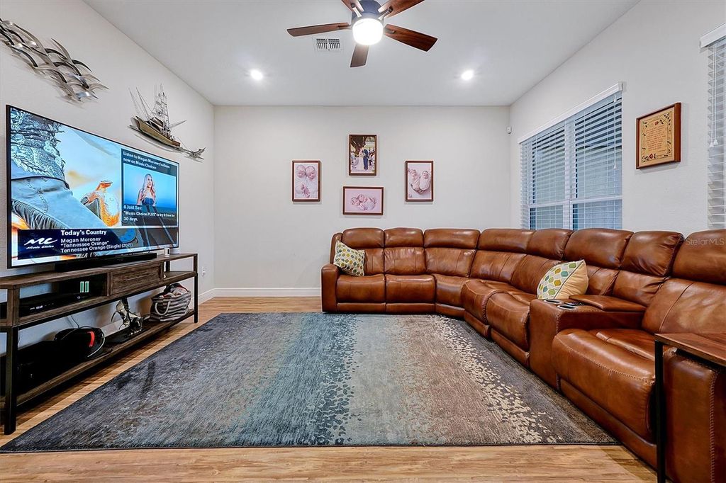 Image 6 of property listing at 508 BELLISSIMO PLACE, Howey In The Hills, FL 34737