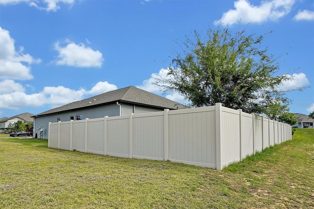 Image 52 of property listing at 508 BELLISSIMO PLACE, Howey In The Hills, FL 34737