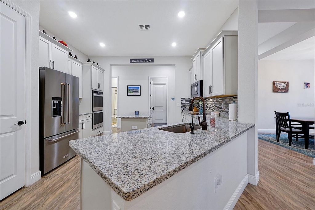 Image 8 of property listing at 508 BELLISSIMO PLACE, Howey In The Hills, FL 34737