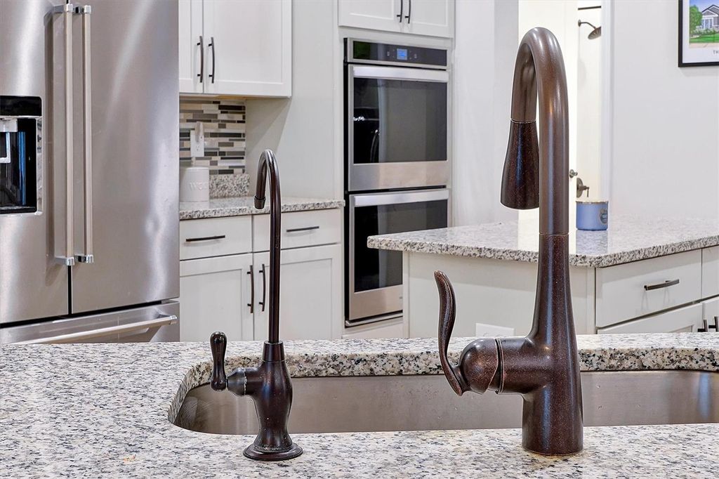 Image 10 of property listing at 508 BELLISSIMO PLACE, Howey In The Hills, FL 34737