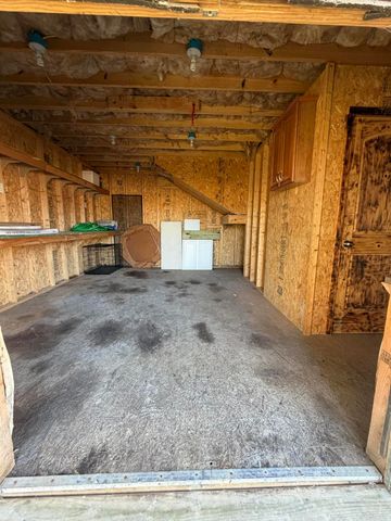 1283 Burtonville Road, Tollesboro, KY 41189