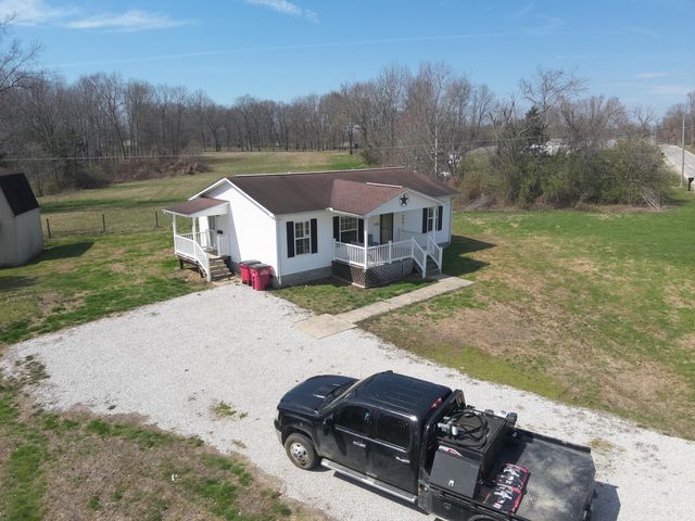 1283 Burtonville Road, Tollesboro, KY 41189