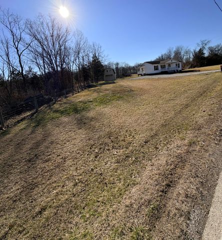 1283 Burtonville Road, Tollesboro, KY 41189