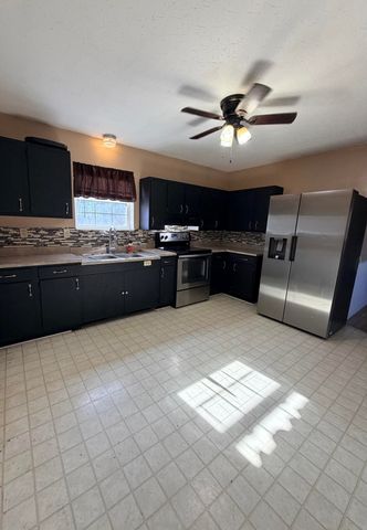 1283 Burtonville Road, Tollesboro, KY 41189