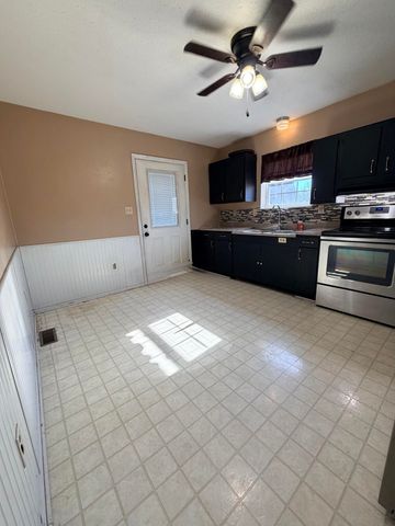 1283 Burtonville Road, Tollesboro, KY 41189