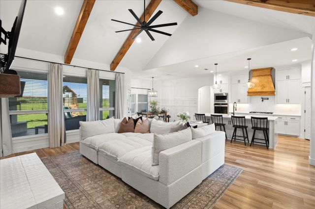 1074 Pioneer Crossing, Weatherford, TX 76088