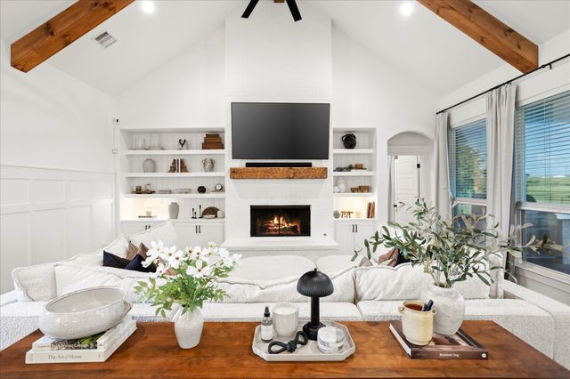 1074 Pioneer Crossing, Weatherford, TX 76088