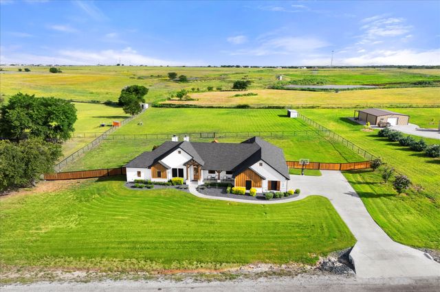 1074 Pioneer Crossing, Weatherford, TX 76088