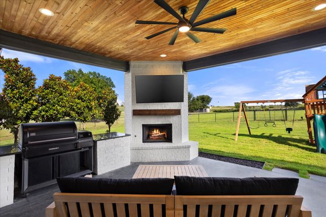 1074 Pioneer Crossing, Weatherford, TX 76088