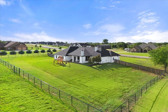 1074 Pioneer Crossing, Weatherford, TX 76088