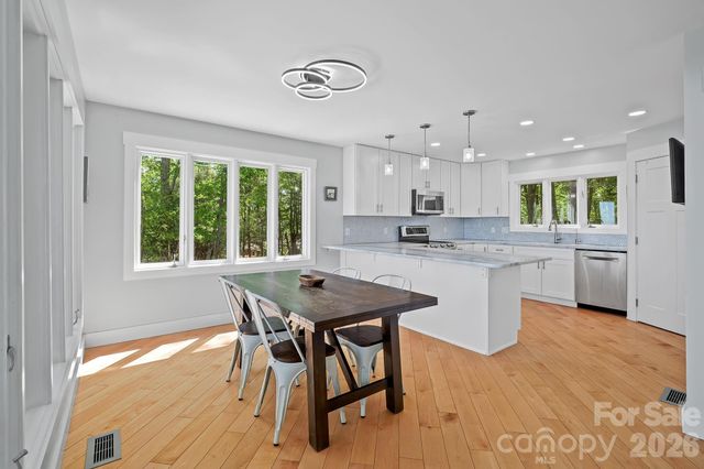 115 Chestnut Ridge Road, Mills River, NC 28759