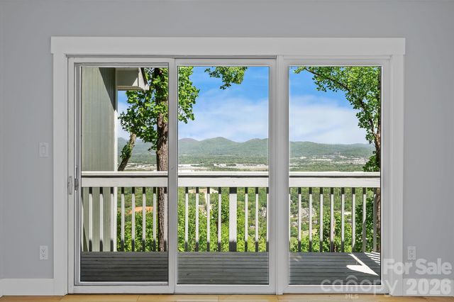 115 Chestnut Ridge Road, Mills River, NC 28759