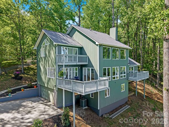115 Chestnut Ridge Road, Mills River, NC 28759