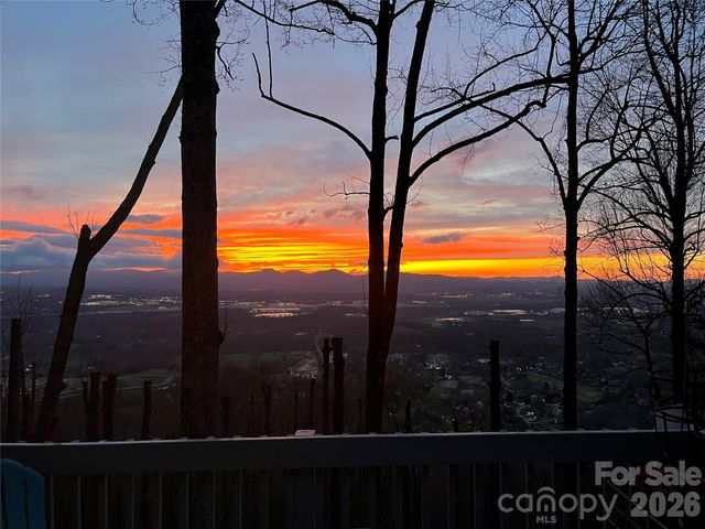 115 Chestnut Ridge Road, Mills River, NC 28759