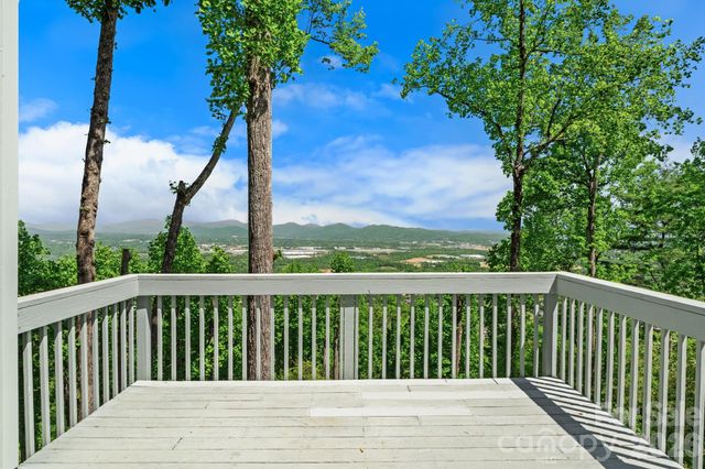 115 Chestnut Ridge Road, Mills River, NC 28759