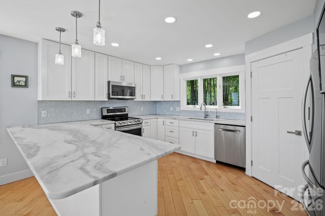 115 Chestnut Ridge Road, Mills River, NC 28759