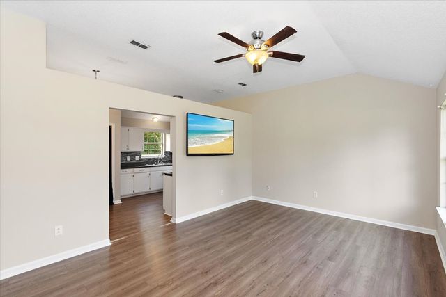 611 Cedar Bend Ln, La Vergne, TN 37086