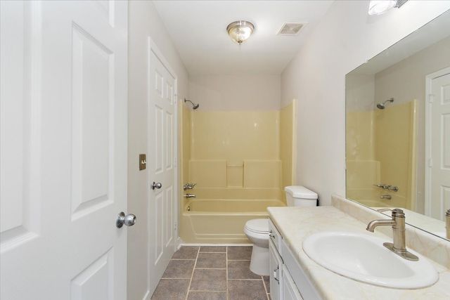 611 Cedar Bend Ln, La Vergne, TN 37086