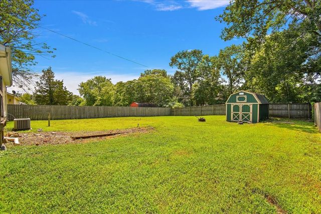 611 Cedar Bend Ln, La Vergne, TN 37086