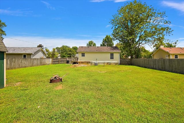 611 Cedar Bend Ln, La Vergne, TN 37086
