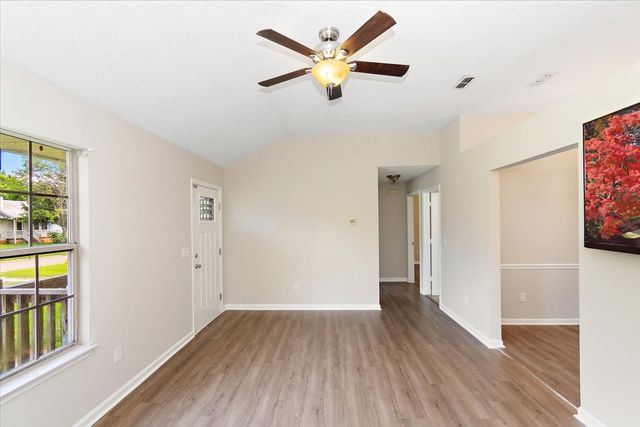 611 Cedar Bend Ln, La Vergne, TN 37086