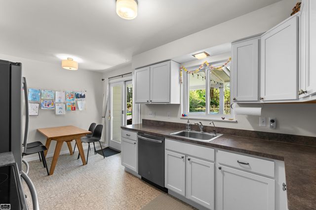 218 Ewell Street, Romeo, MI 48065