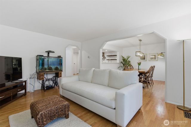 8812 133rd Avenue NE, Redmond, WA 98052